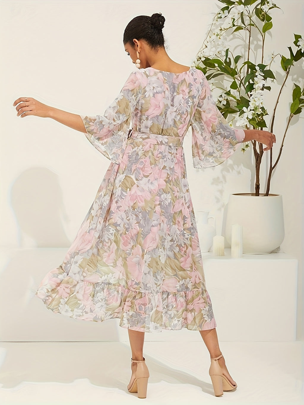 Ladies' V-Neck Floral Chiffon Long Dress with Flowing Sleeves, Elegant And Stylish for Weddings And Vacations (Includes Belt) LL425