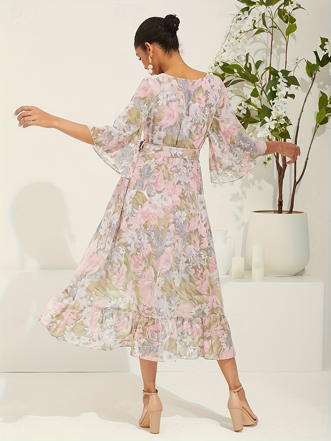 Ladies' V-Neck Floral Chiffon Long Dress with Flowing Sleeves, Elegant And Stylish for Weddings And Vacations (Includes Belt) LL425